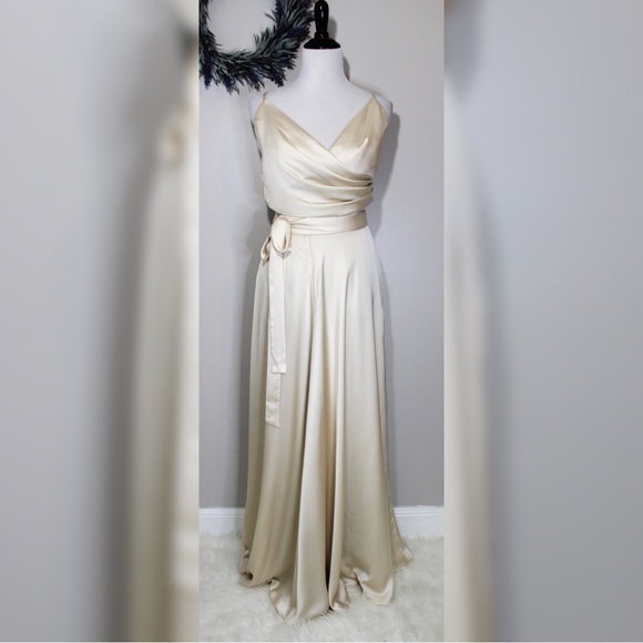 Fame & Partners Two-Piece Gown - Picture 1 of 14